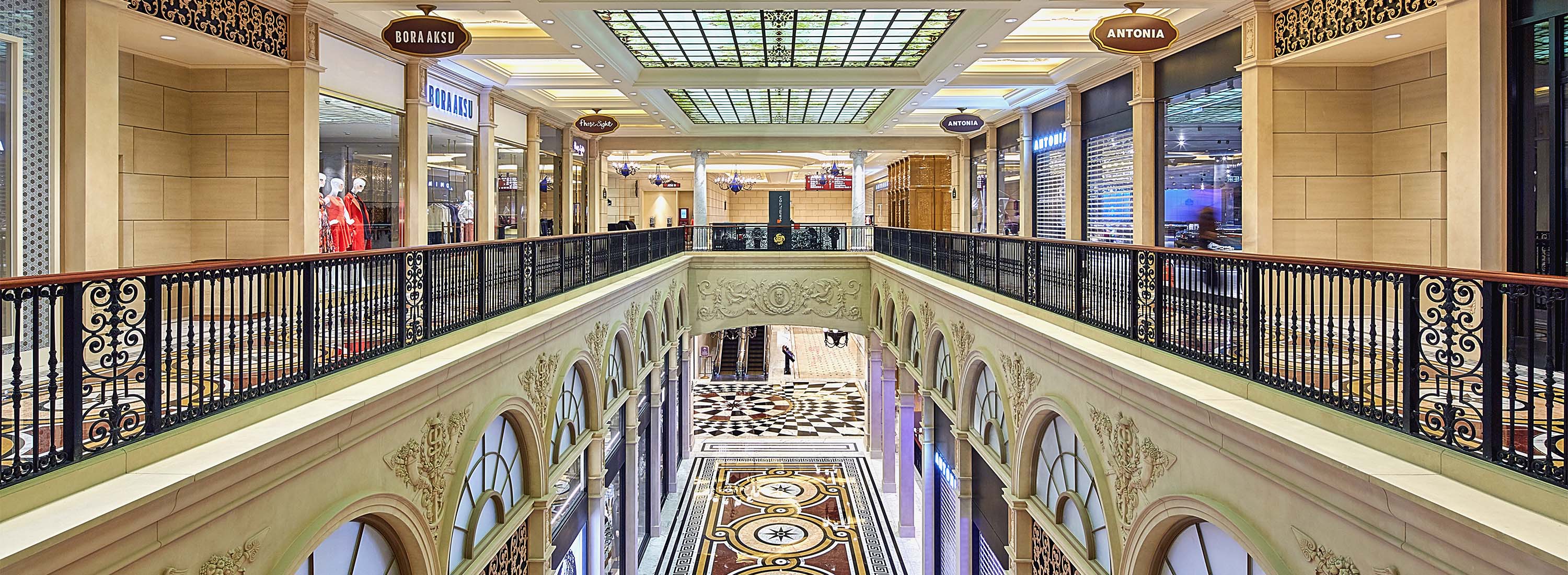 Shoppes at Parisian